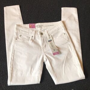 💕 NWT DENIZEN FROM LEVI’S SIZE 00/0 WHITE LOW RISE STRETCH JEGGINGS